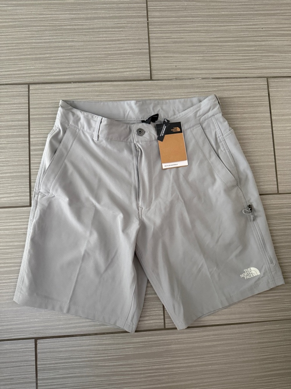 The North Face Men's Light Gray Hybrid Shorts NWT Size 32
